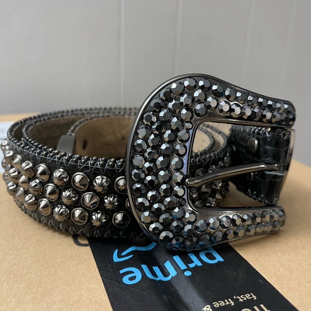 Men’s black B B simons Belt size 36,